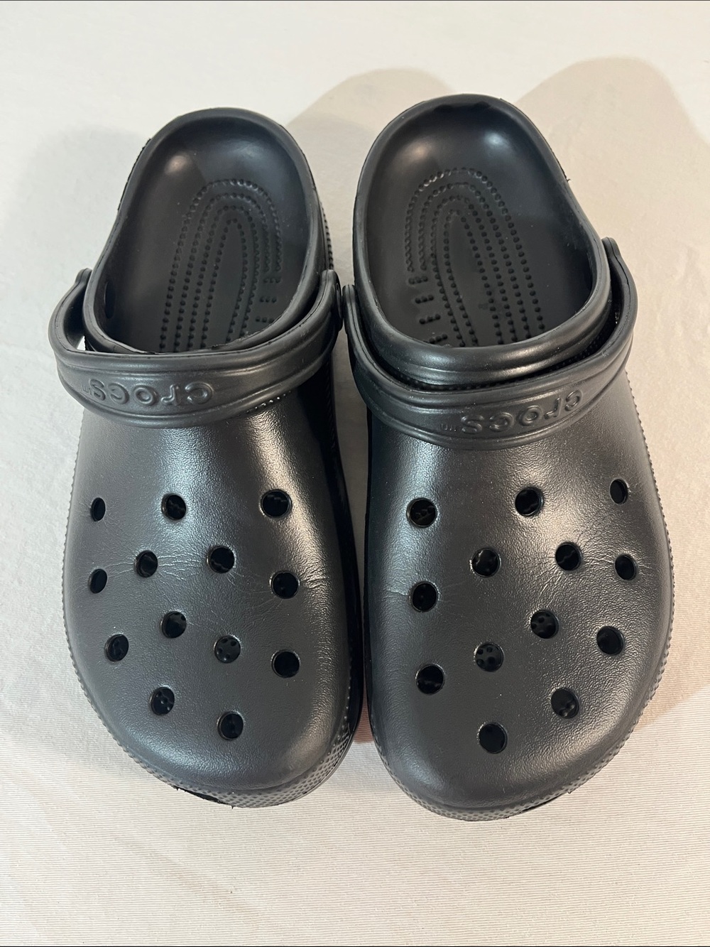 CROCS Classic Clog in Black